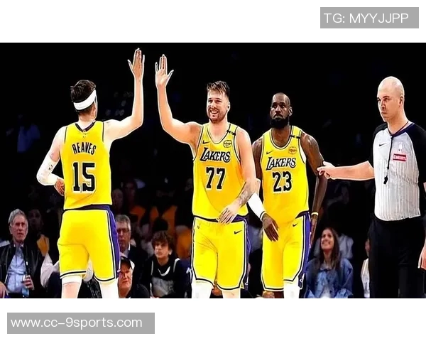 湖人应依靠年轻球员与东契奇和里夫斯搭档而非依赖41岁詹姆斯